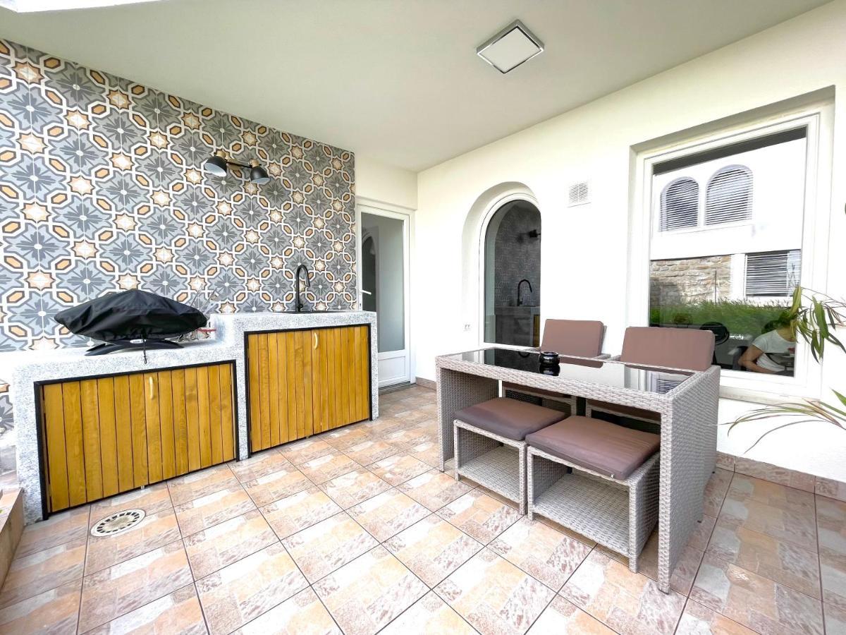Happy Casa Oldtown Boutique Apartment Koper Exterior foto